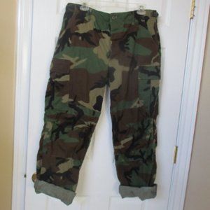 Army Fatigue Pants // Camouflage Military cargo pants size Small Short UNISEX